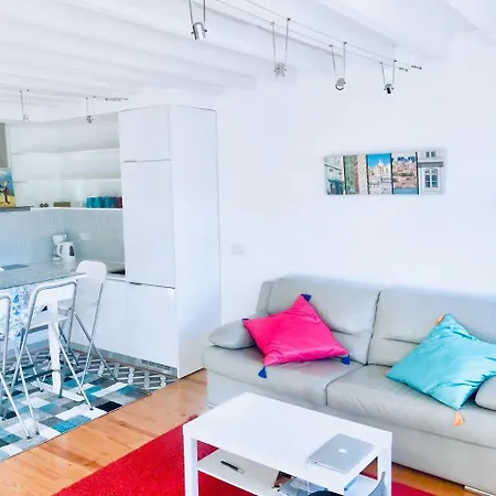 - La Paz - Cosy, Modern & Duplex דירה ליסבון